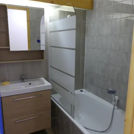 Studio-cabine Proche Des Pistes - 4 Pers. Apartment